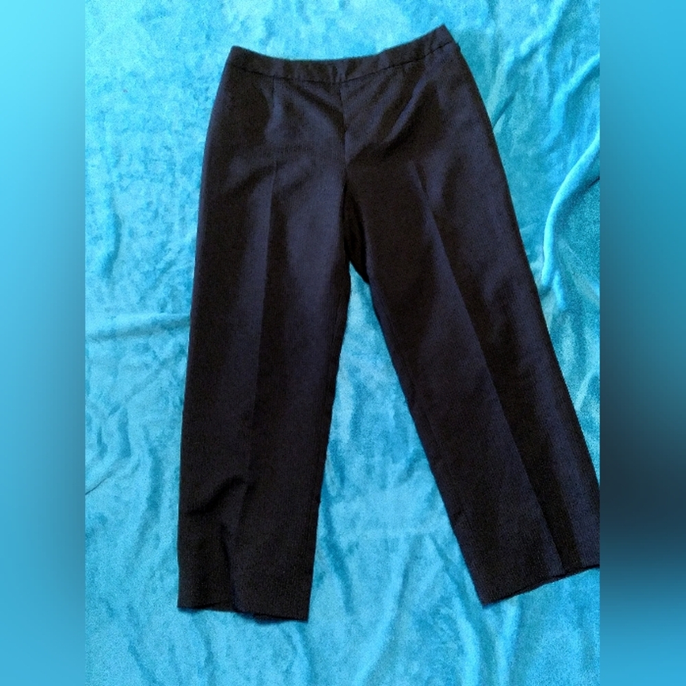 JonesWear womens wide leg high waisted pinstripe black slacks size 10